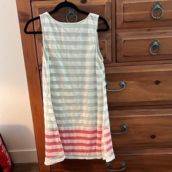 NWT Hem & Thread Women’s Gray, White And Red Dress, Size Large! - Picture 3 of 5